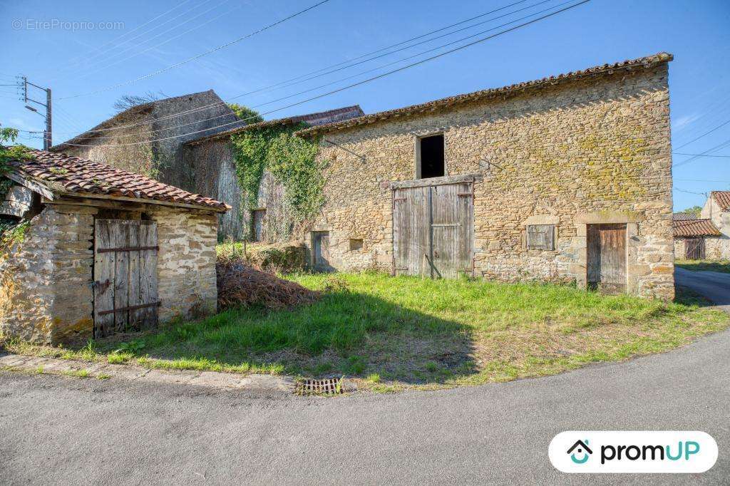 Maison à DOMPIERRE-LES-EGLISES