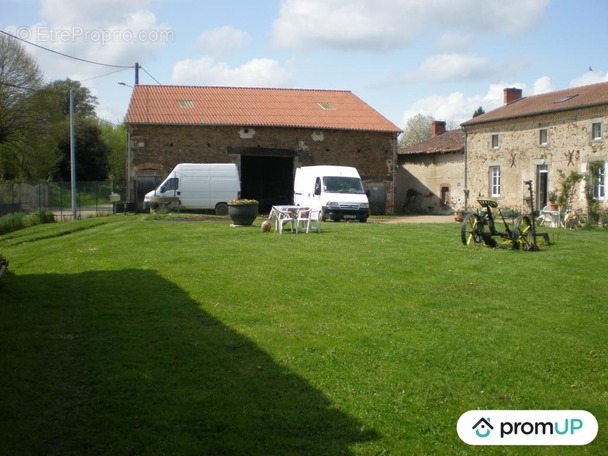 Maison à BUSSIERE-POITEVINE