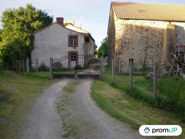 Maison à BUSSIERE-POITEVINE