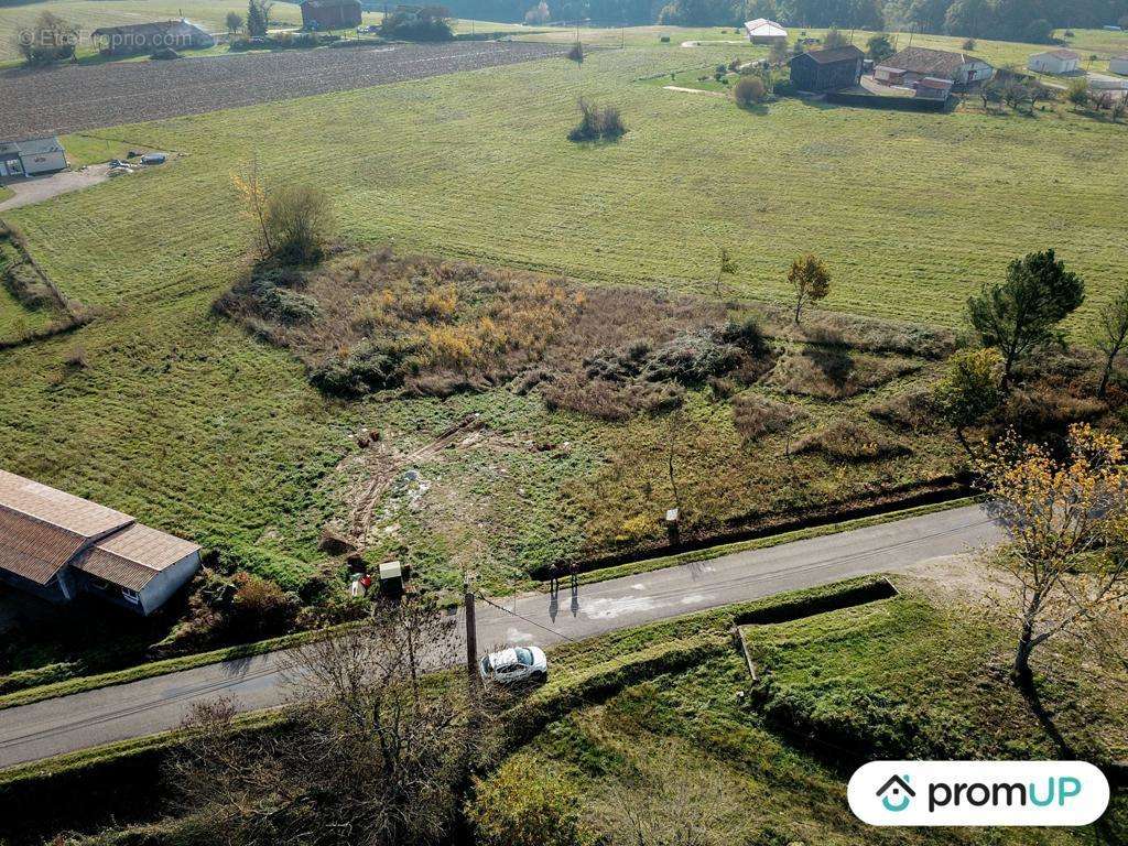 Terrain à BOUGLON