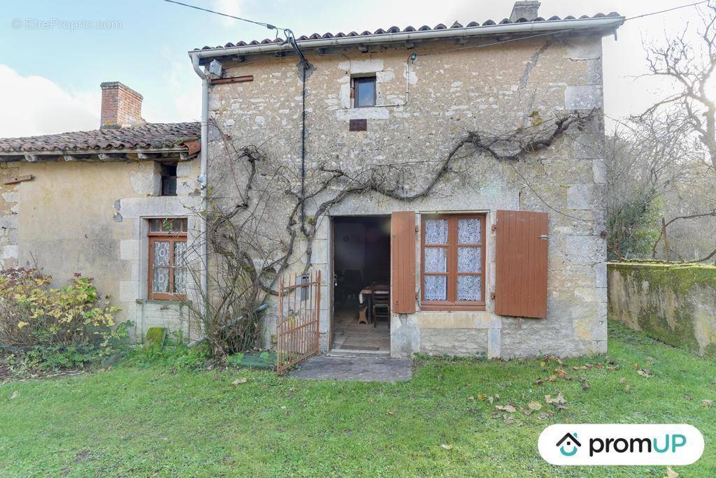 Maison à USSON-DU-POITOU