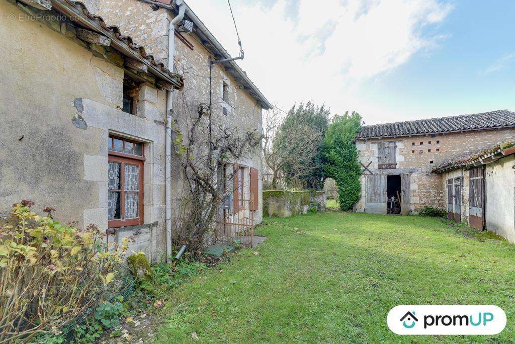 Maison à USSON-DU-POITOU