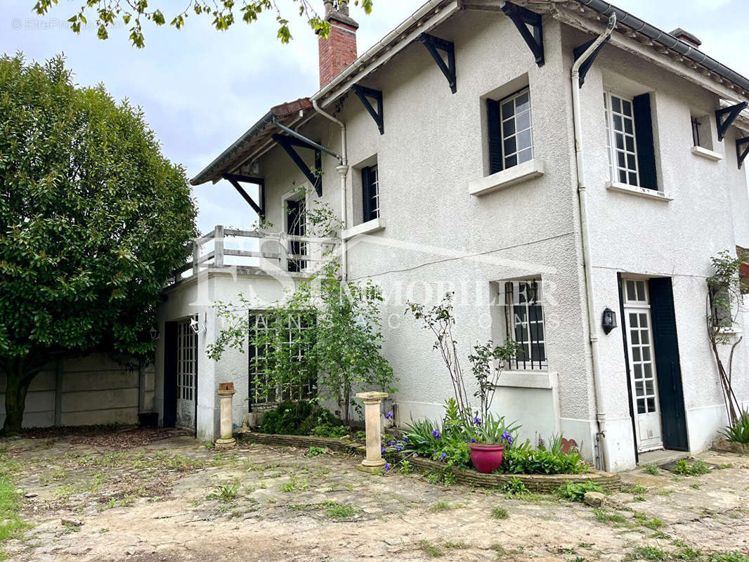 Maison à SAINT-LEU-LA-FORET