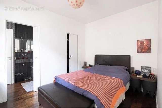 Appartement à PARIS-3E