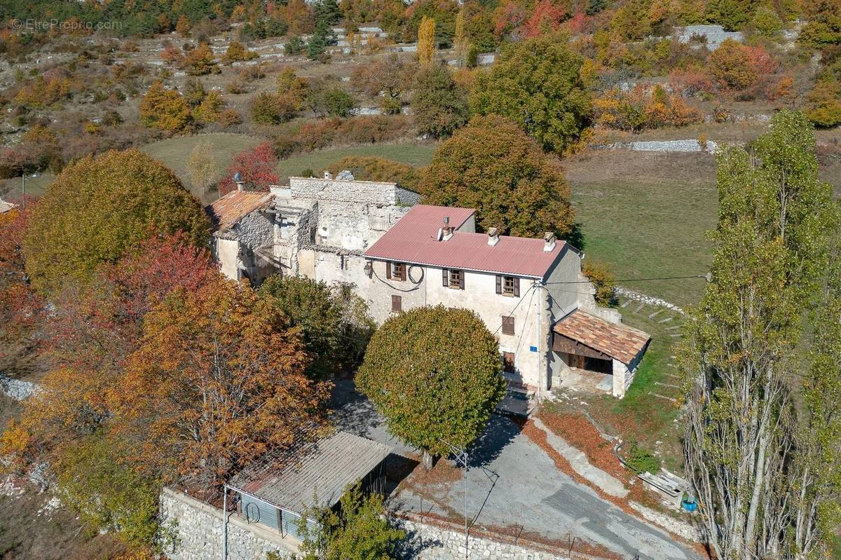 Appartement à SERANON