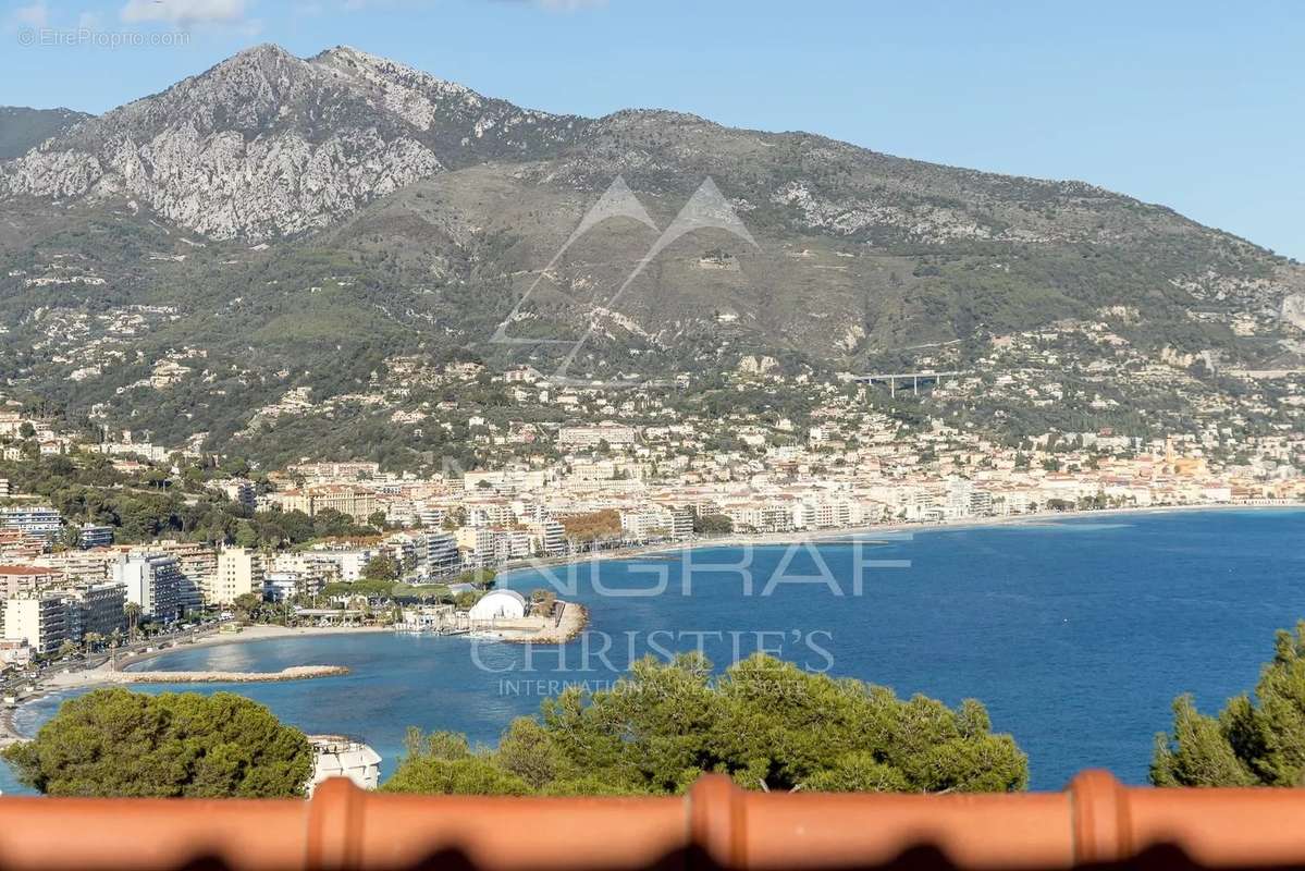 Appartement à ROQUEBRUNE-CAP-MARTIN