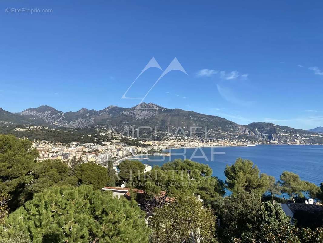 Appartement à ROQUEBRUNE-CAP-MARTIN