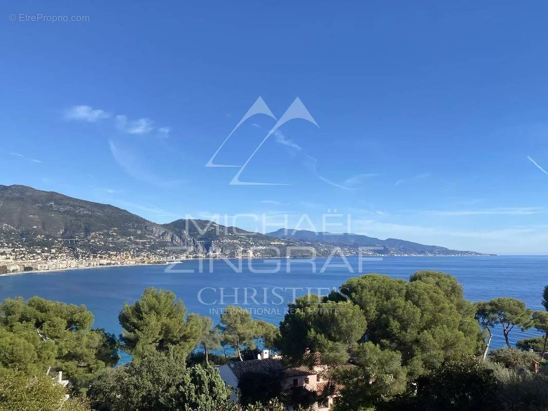 Appartement à ROQUEBRUNE-CAP-MARTIN