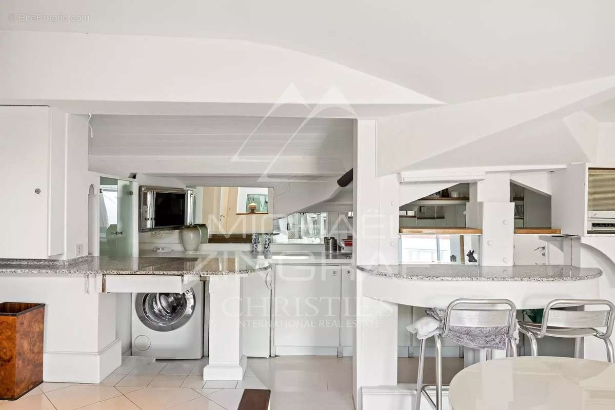 Appartement à ROQUEBRUNE-CAP-MARTIN