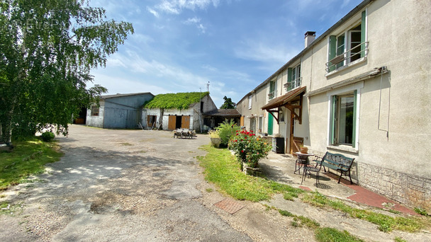 Autre à SAINT-FARGEAU-PONTHIERRY