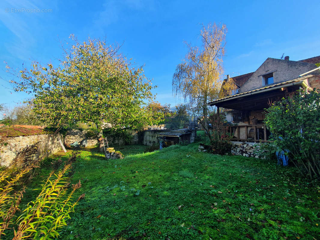 Maison à AUNEAU