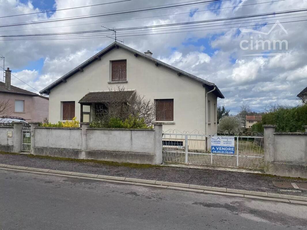 Maison à DOMPIERRE-SUR-BESBRE