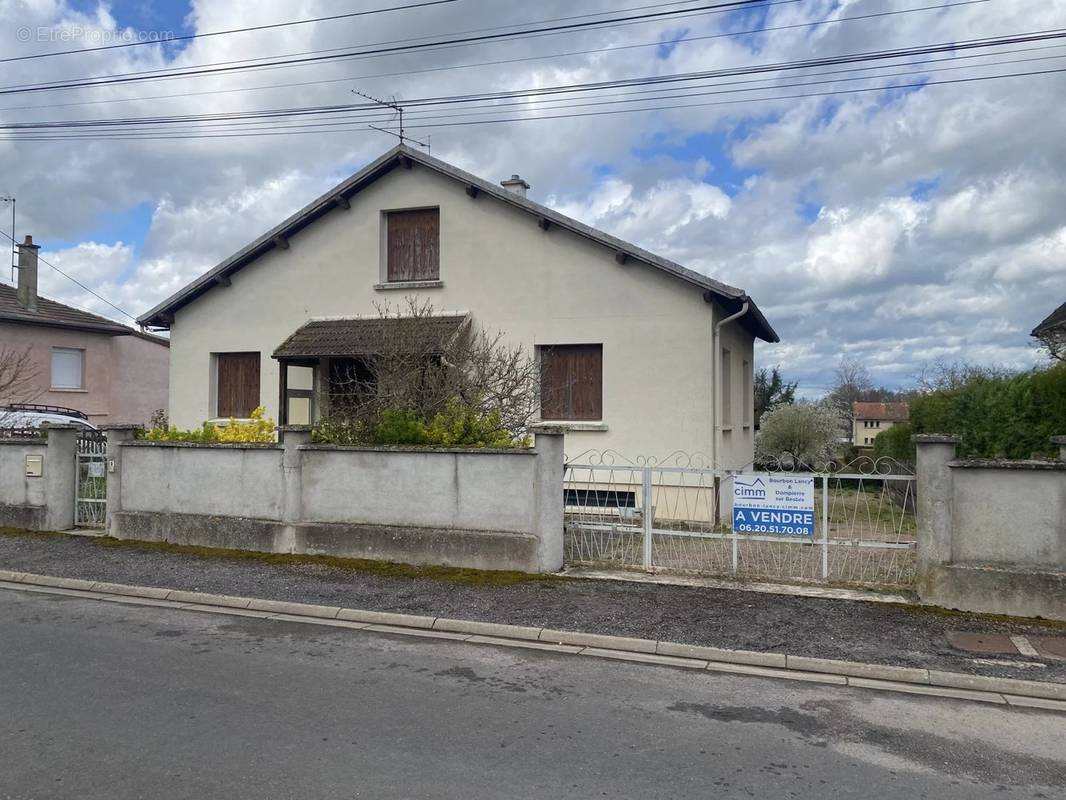 Maison à DOMPIERRE-SUR-BESBRE