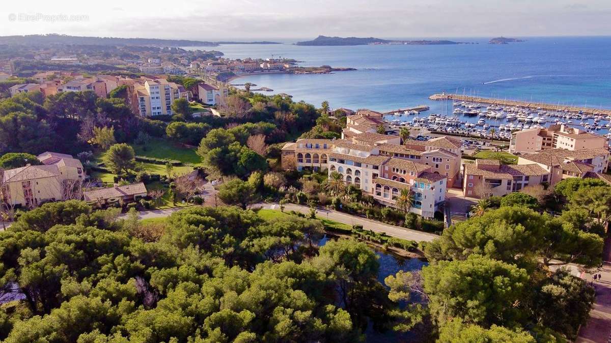 Appartement à SIX-FOURS-LES-PLAGES