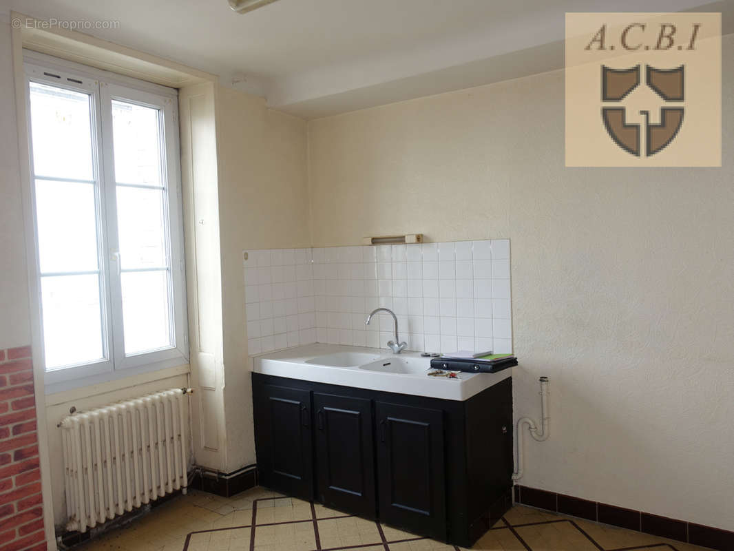 Appartement à OUZOUER-LE-MARCHE