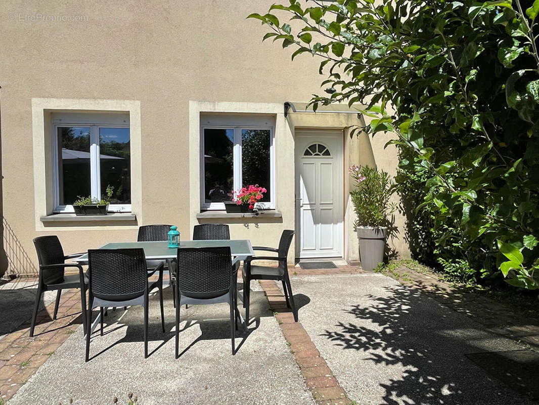 Appartement à NANTEUIL-LES-MEAUX