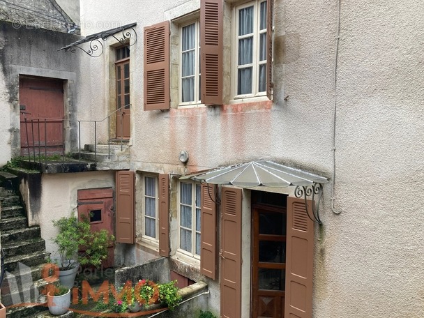 Maison à CHATEL-CENSOIR