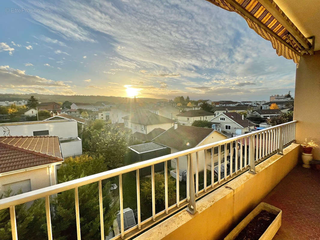 Appartement à BOURGOIN-JALLIEU