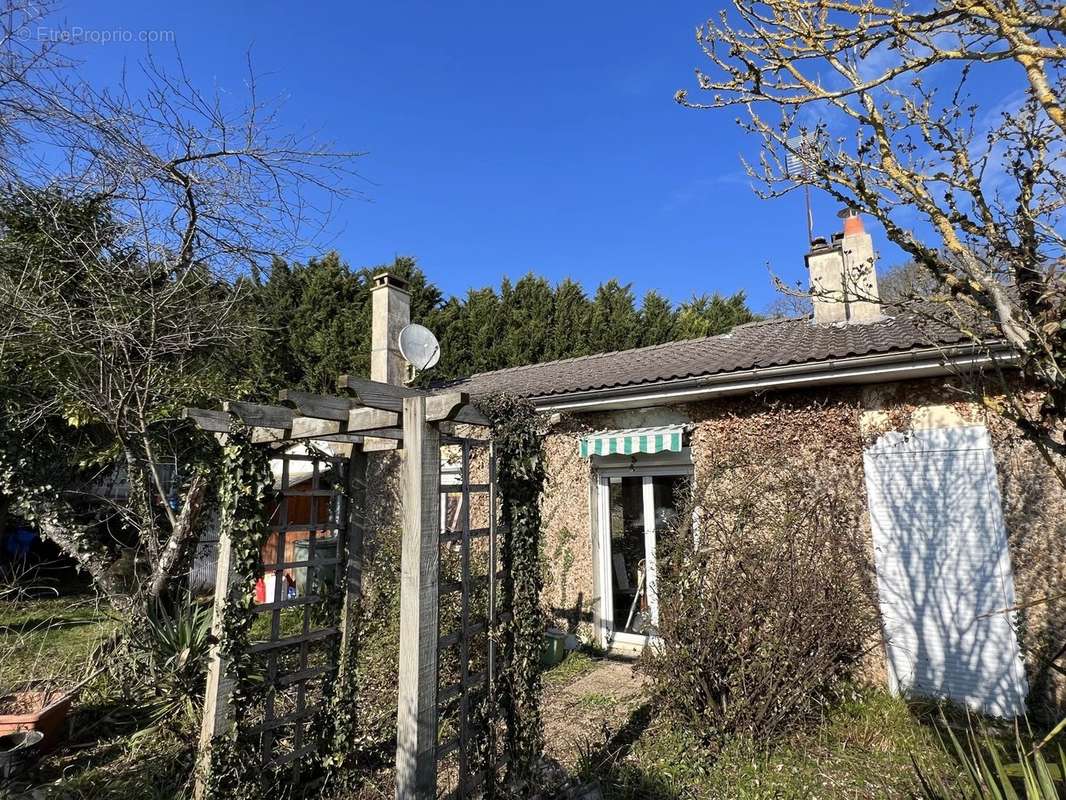 Maison à SAVIGNY-EN-SEPTAINE