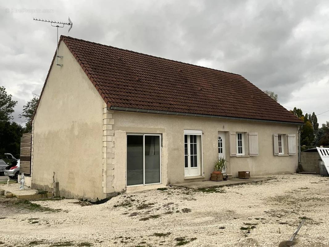 Maison à BRIENON-SUR-ARMANCON