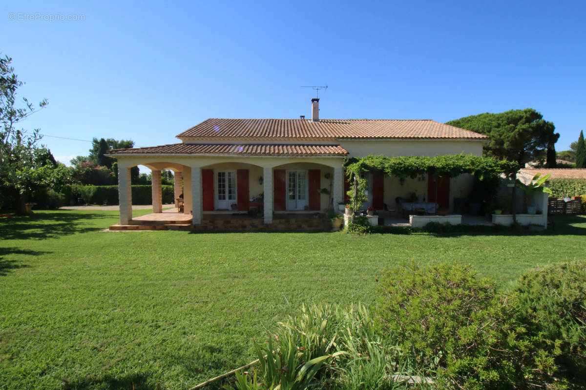 Maison à FONTVIEILLE