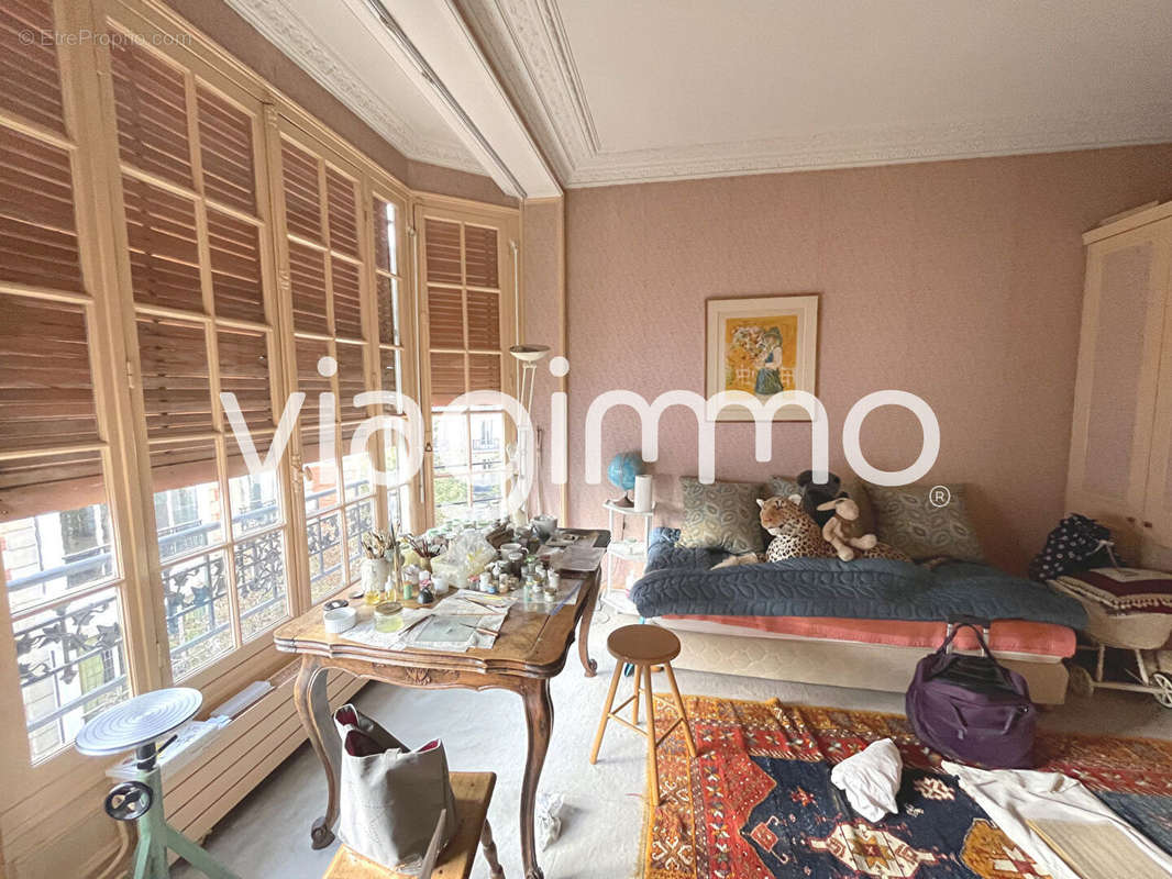 Appartement à PARIS-16E