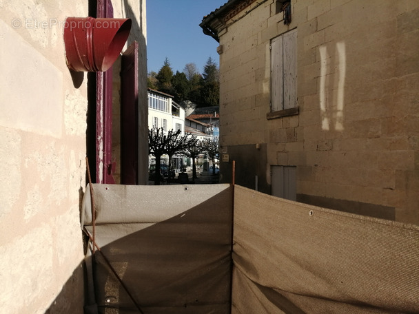 Maison à AUBETERRE-SUR-DRONNE