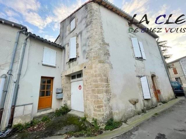 Appartement à COULONGES-SUR-L&#039;AUTIZE