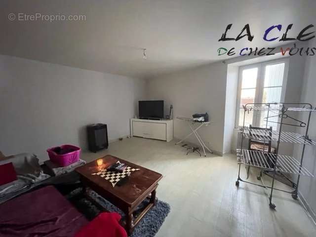 Appartement à COULONGES-SUR-L&#039;AUTIZE