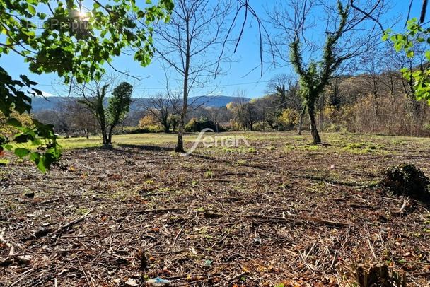 Terrain à SALERNES