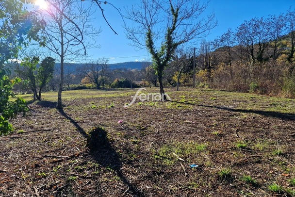 Terrain à SALERNES