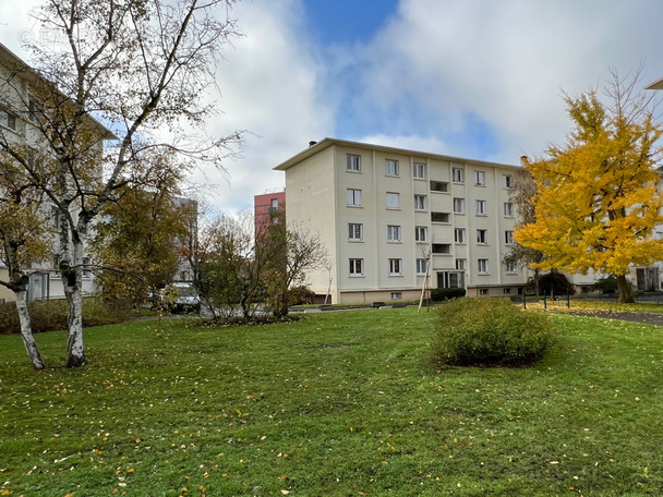 Appartement à SAINTE-GENEVIEVE-DES-BOIS