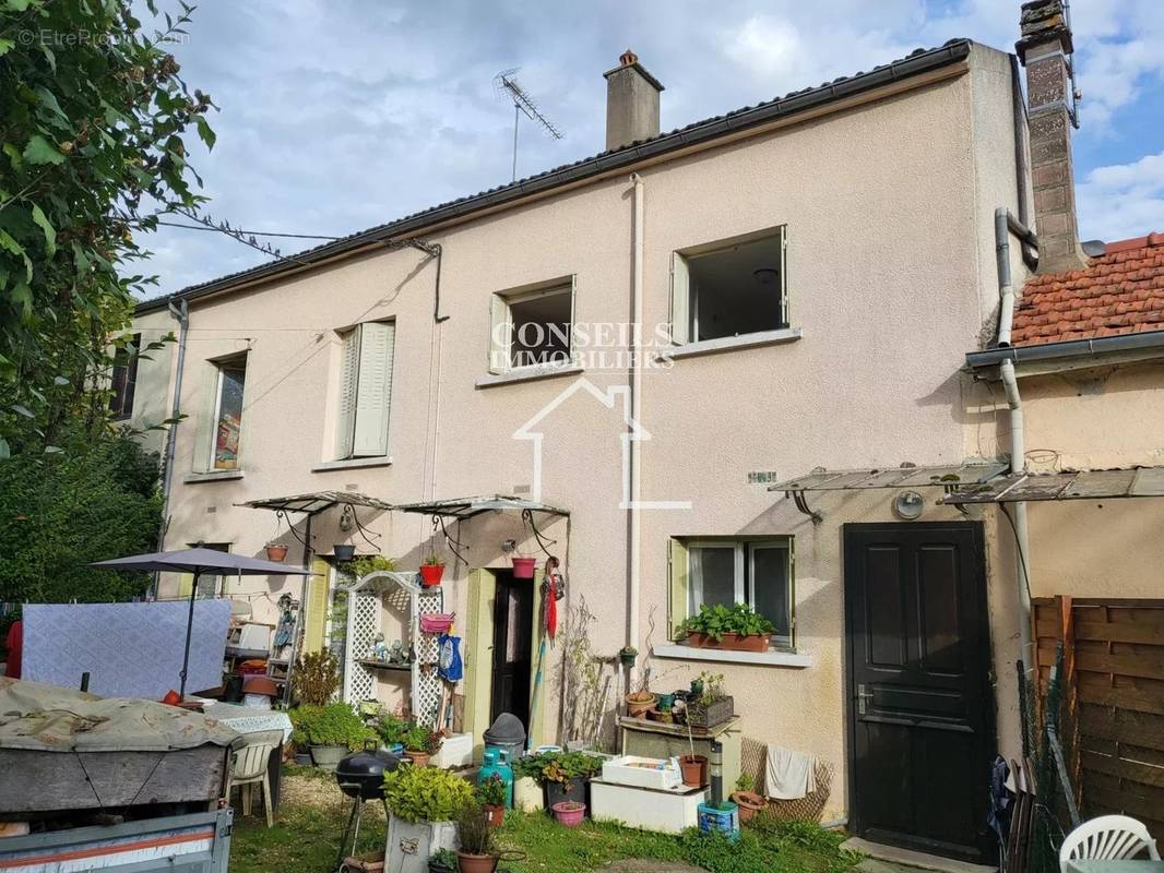 Appartement à VILLENEUVE-SUR-YONNE