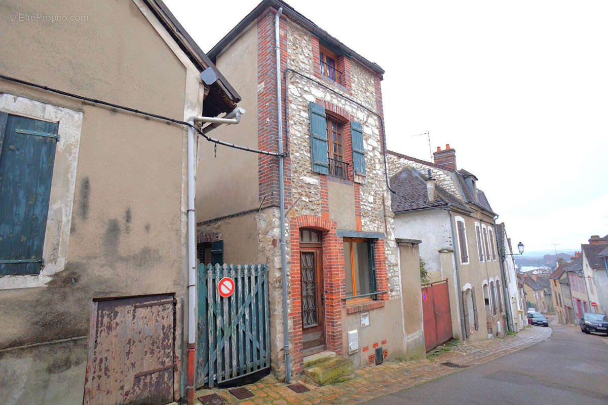 Maison à JOIGNY