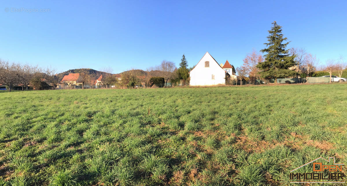 Terrain à SAINT-JULIEN-DE-LAMPON