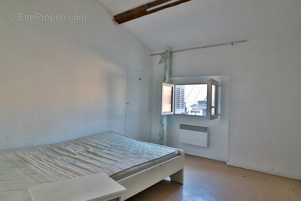 Appartement à MARSEILLE-1E