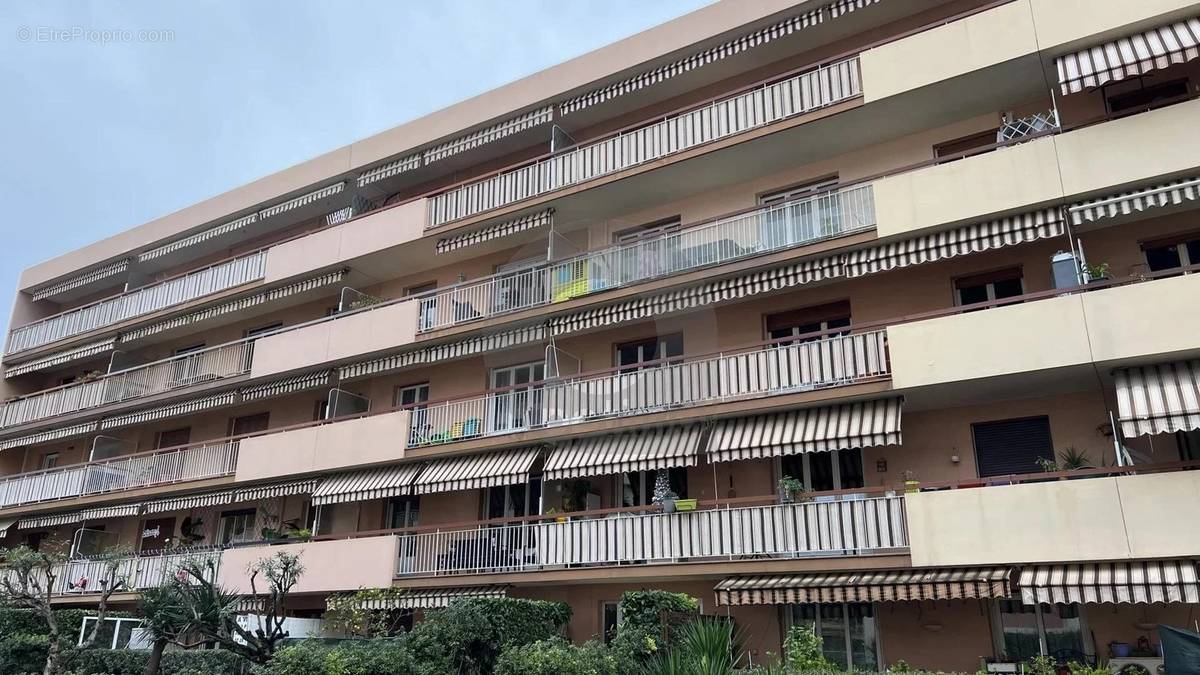 Appartement à ROQUEBRUNE-CAP-MARTIN