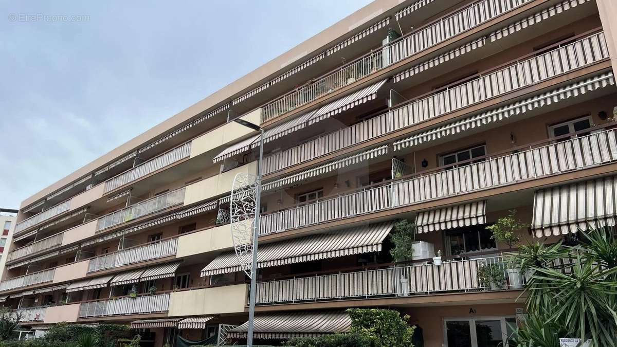 Appartement à ROQUEBRUNE-CAP-MARTIN