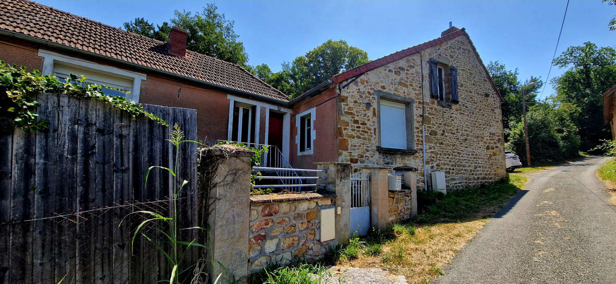 Maison à MONTVICQ