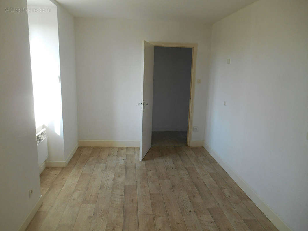 Appartement à VOLESVRES