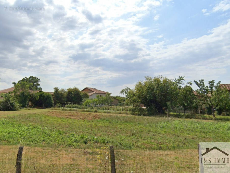 Terrain à VITRAC-SAINT-VINCENT