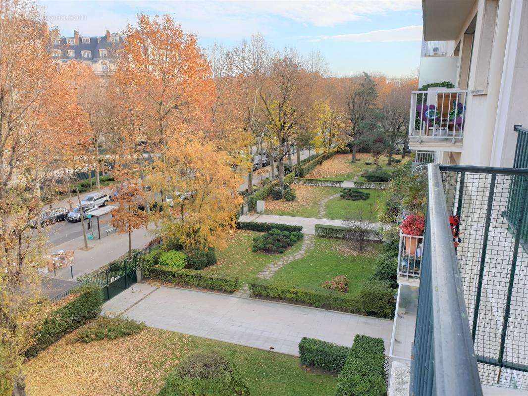 Appartement à NEUILLY-SUR-SEINE