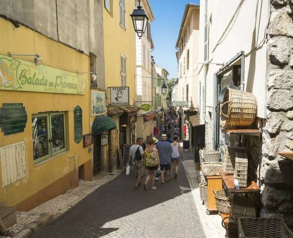 Commerce à ANTIBES