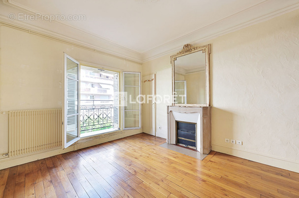 Appartement à PARIS-15E