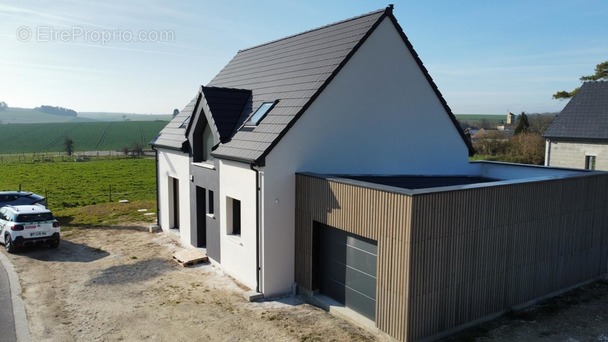 Terrain à AILLY-SUR-SOMME