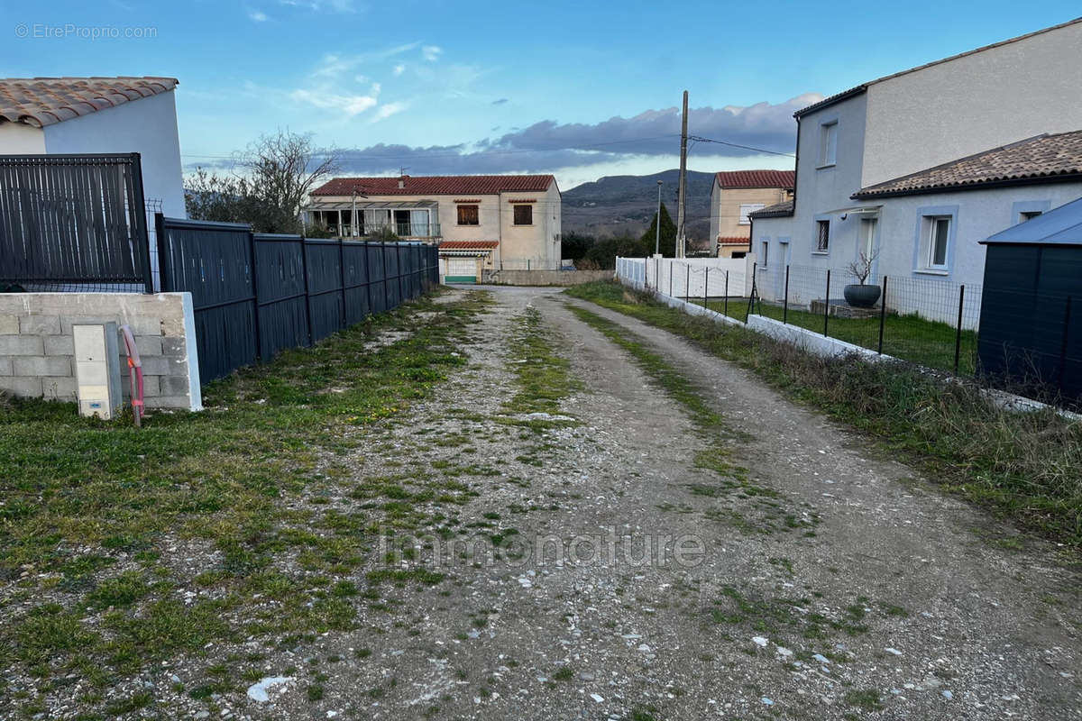 Terrain à CAZILHAC