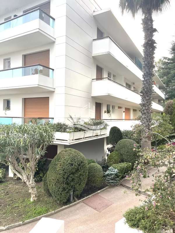 Appartement à VALLAURIS