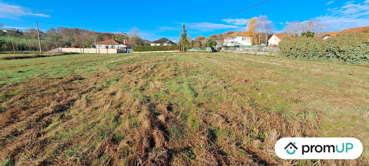 Terrain à SOUYEAUX