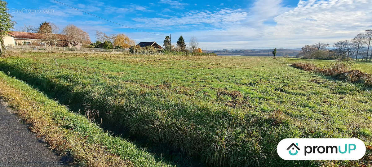 Terrain à SOUYEAUX