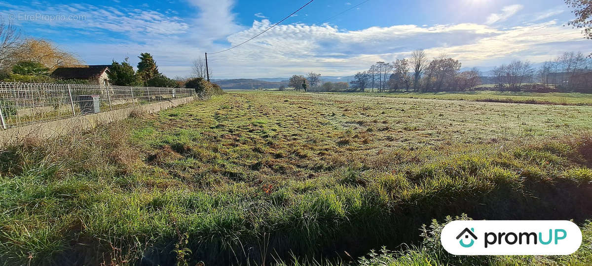 Terrain à SOUYEAUX